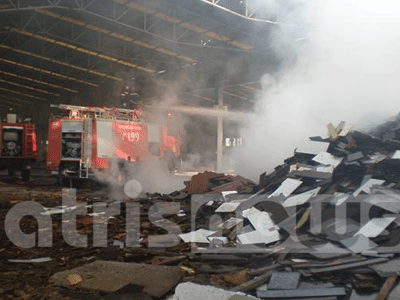 Πυρκαγιά σε παλιό εργοστάσιο