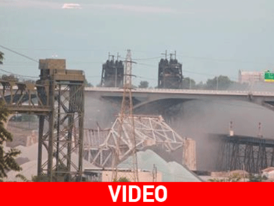 Εντυπωσιακή κατεδάφιση γέφυρας