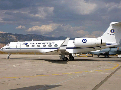 Με το κυβερνητικό αεροπλάνο στην Κύπρο χειρουργός για τον υπουργό Άμυνας