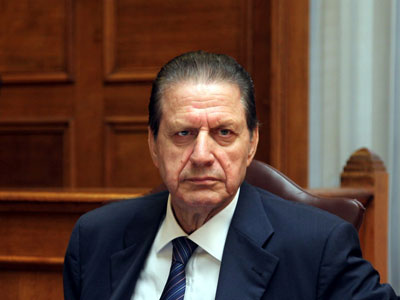 Έξαλλος ο πρώην Πρόεδρος της Βουλής