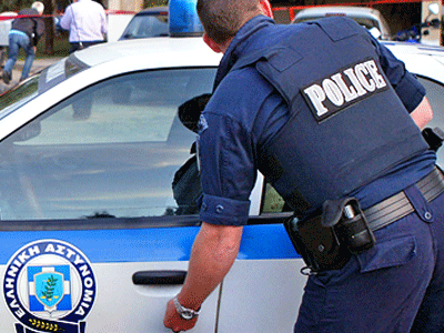 Τον λήστεψαν έξω από το σούπερ μάρκετ