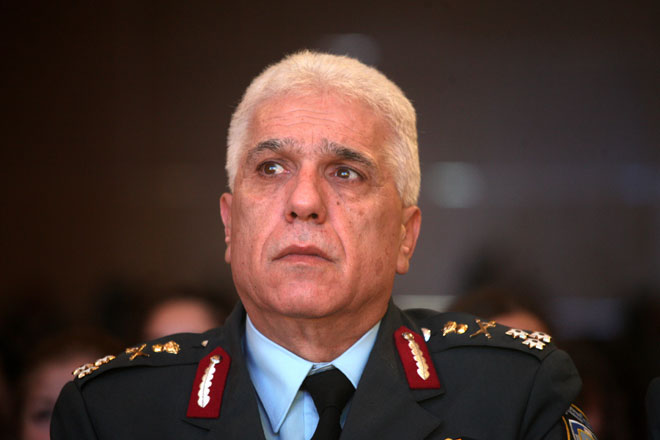 Ο αρχηγός της ΕΛ.ΑΣ. αντιστράτηγος Δημ. Τσακνάκης