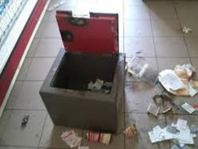 «Σήκωσαν»  το χρηματοκιβώτιο από το σούπερ μάρκετ