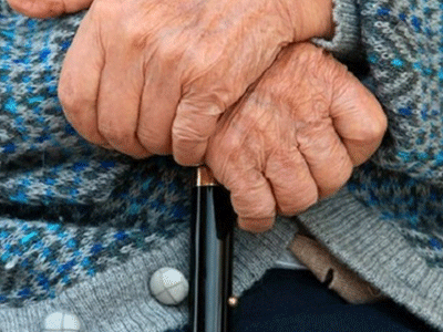 Ιταλία: Φροντιστής γρονθοκοπούσε ανάπηρο ηλικιωμένο