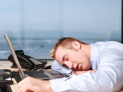 Πώς ο εργασιακός χώρος επηρεάζει τον ύπνο Πώς ο εργασιακός χώρος επηρεάζει τον ύπνο