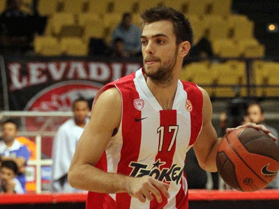 Νέο τριετές συμβόλαιο με βελτιωμένες αποδοχές για τον Βαγγέλη Μάντζαρη