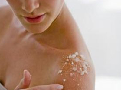 Απολέπιση σώματος με κανέλα