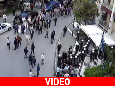 «Πόλεμος» χρυσαυγιτών-αντιεξουσιαστών μπροστά στα μάτια της νύφης