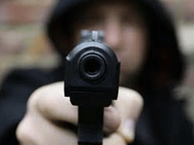 Ένοπλοι ληστές εισέβαλαν σε σπίτι