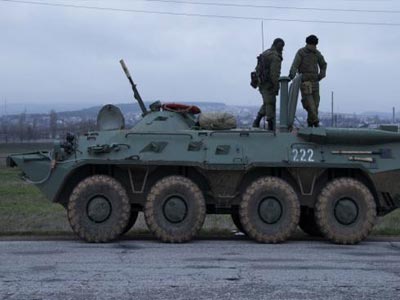 Interfax: Ρώσοι κατέλαβαν 2 αντιαεροπορικά τάγματα στην Κριμαία