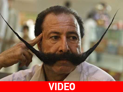 Το…μουστάκι Το…μουστάκι