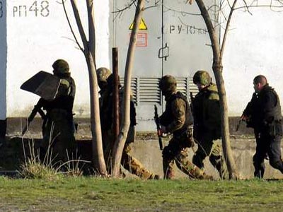 Ο στρατός της Κριμαίας εισέβαλε σε ουκρανική ναυτική βάση Ο στρατός της Κριμαίας εισέβαλε σε ουκρανική ναυτική βάση