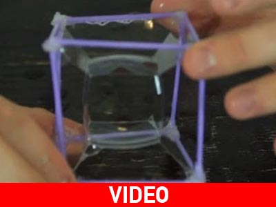 Πως γίνεται μια τετράγωνη σαπουνόφουσκα