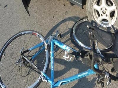 Μαθητής με ποδήλατο παρασύρθηκε από αυτοκίνητο