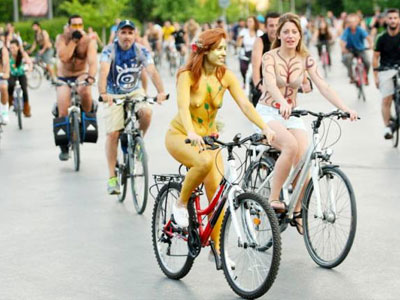 Σήμερα η 7η Διεθνής Γυμνή Ποδηλατοδρομία στη Θεσσαλονίκη