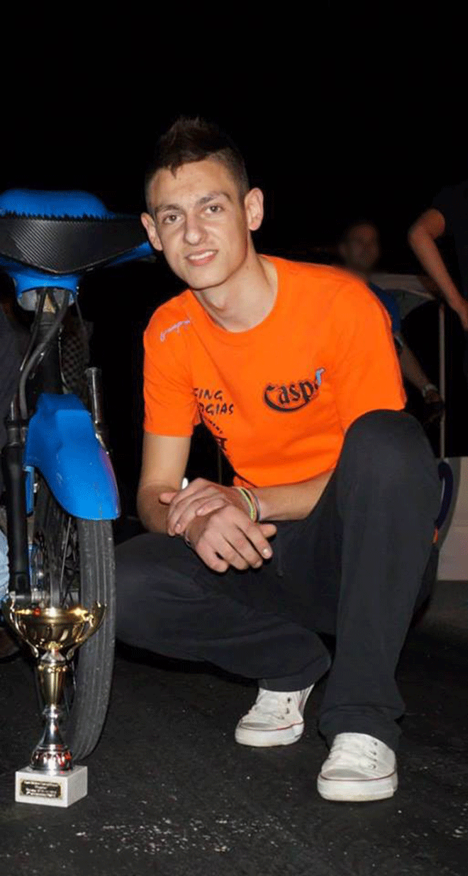 Θρήνος για τον Νίκο Μπερδέ που σκοτώθηκε ακαριαία