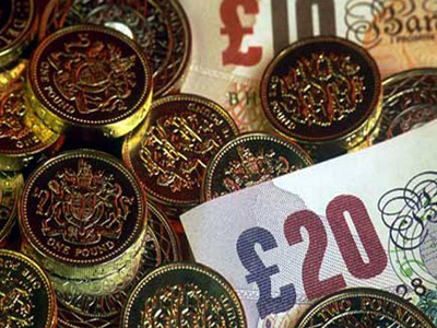 Βρετανία: Το μικρότερο πλεόνασμα σε τέσσερα χρόνια