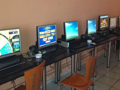 Κατάστημα με «φρουτάκια» στο Παγκράτι