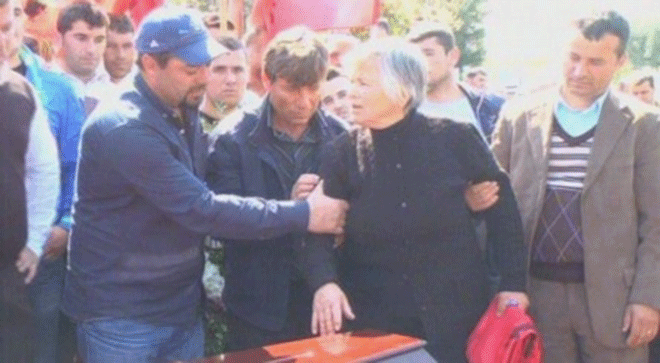 Η μητέρα του βαρυποινίτη που σκότωσε τον υπαρχιφύλακα