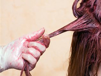 Πώς να αφαιρέσετε τη βαφή από το δέρμα