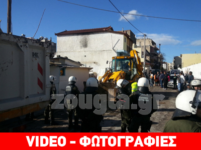 ΤΩΡΑ-Γκρεμίζουν αυθαίρετα στο Μενίδι