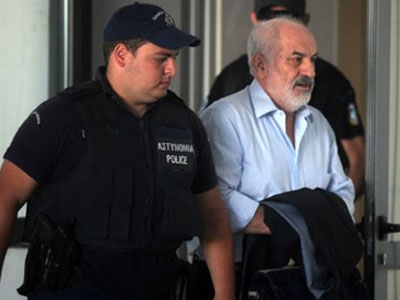 Στο εδώλιο για μίζα 500.000 ευρώ ο Σμπώκος