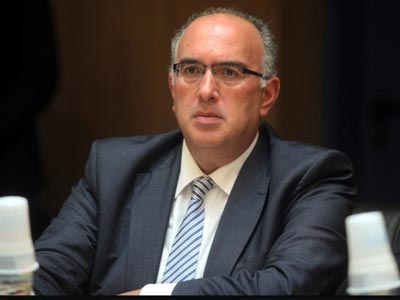 Παπαδόπουλος: «Η τρόικα υπηρετεί ιδιωτικά συμφέροντα»