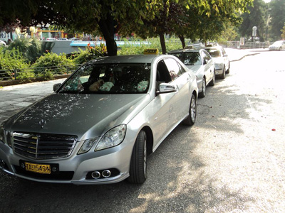 Στα δικαστήρια οι οδηγοί ταξί με τους οδηγούς ραδιοταξί