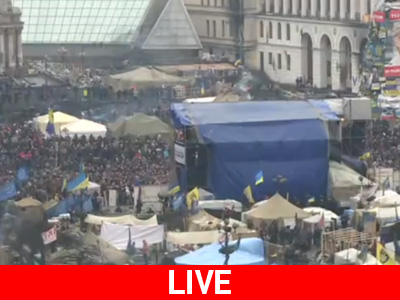 Κίεβο: Παραμένει ο κόσμος στην πλατεία