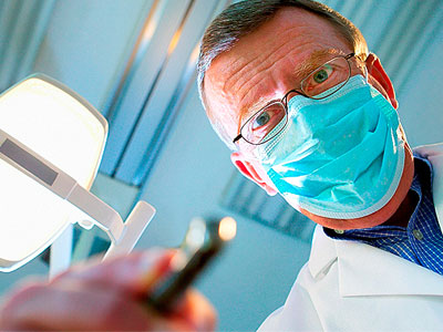 Στις κάλπες 5.500 οδοντίατροι της Αττικής