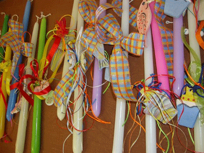 Άτομα με αναπηρία φιλοτεχνούν πασχαλινό μπαζάρ στην Ομόνοια