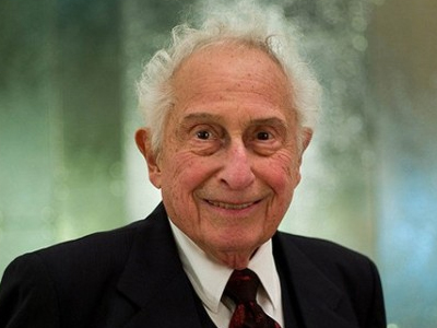 «Έσβησε» ο εφευρέτης της μπαταρίας