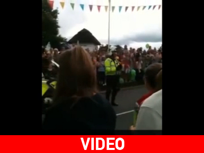 Θα μπορούσε να είναι και χορευτής!