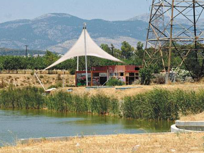 Μαράθηκε το πράσινο στο πάρκο Τρίτση