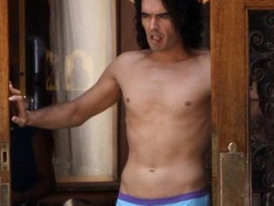 Τώρα και με το εσώρουχο…