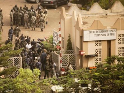 «Απομονώνουν» το Μαλί μετά το πραξικόπημα