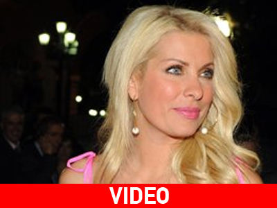 Η Ελένη σε ρόλο τραγουδίστριας