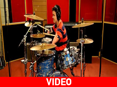 Συγκλονίζει ο ντράμερ χωρίς χέρια