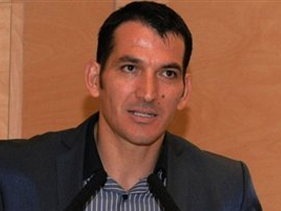 Ο Πύρρος και η… μπάρα