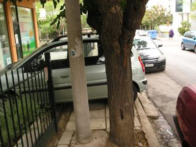 Συνεχίζονται οι έλεγχοι για την παράνομη στάθμευση