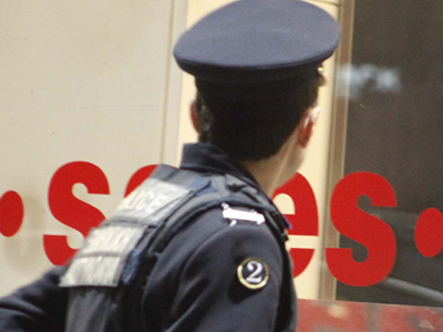 Του έκλεψαν κοσμήματα 20.000 ευρώ Του έκλεψαν κοσμήματα 20.000 ευρώ