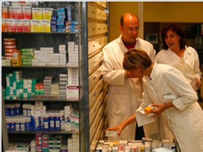 Γιατροί κατά φαρμακοποιών για τη χορήγηση φαρμάκων