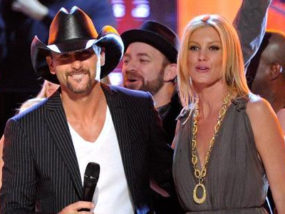 Tim McGraw και Faith Hill στο πλευρό των πληγέντων του Νάσβιλ