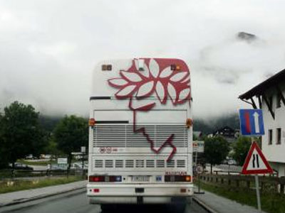 Επίθεση στο πούλμαν του Ολυμπιακού