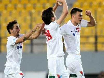 «Αφιερώνω το βραβείο στους συμπαίκτες μου»