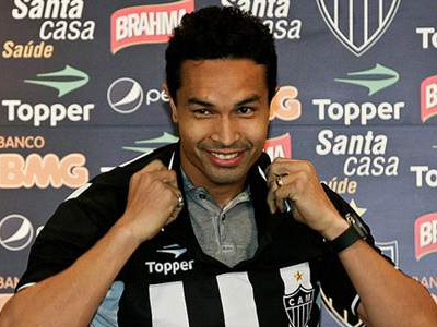 Έπαιξε μπουνιές με συμπαίκτη του ο Ντουντού