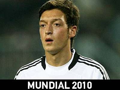 Χίντινκ: Πλαστό το διαβατήριο του Οζίλ