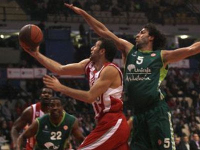 Ολυμπιακός: «Χυδαία η επίθεση κατά του Παπαλουκά»