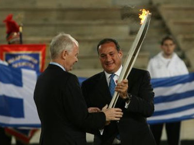 Παραδόθηκε στους Καναδούς η Ολυμπιακή Φλόγα