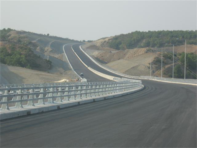 Συνεχίζεται ο αποκλεισμός της Εγνατίας Οδού